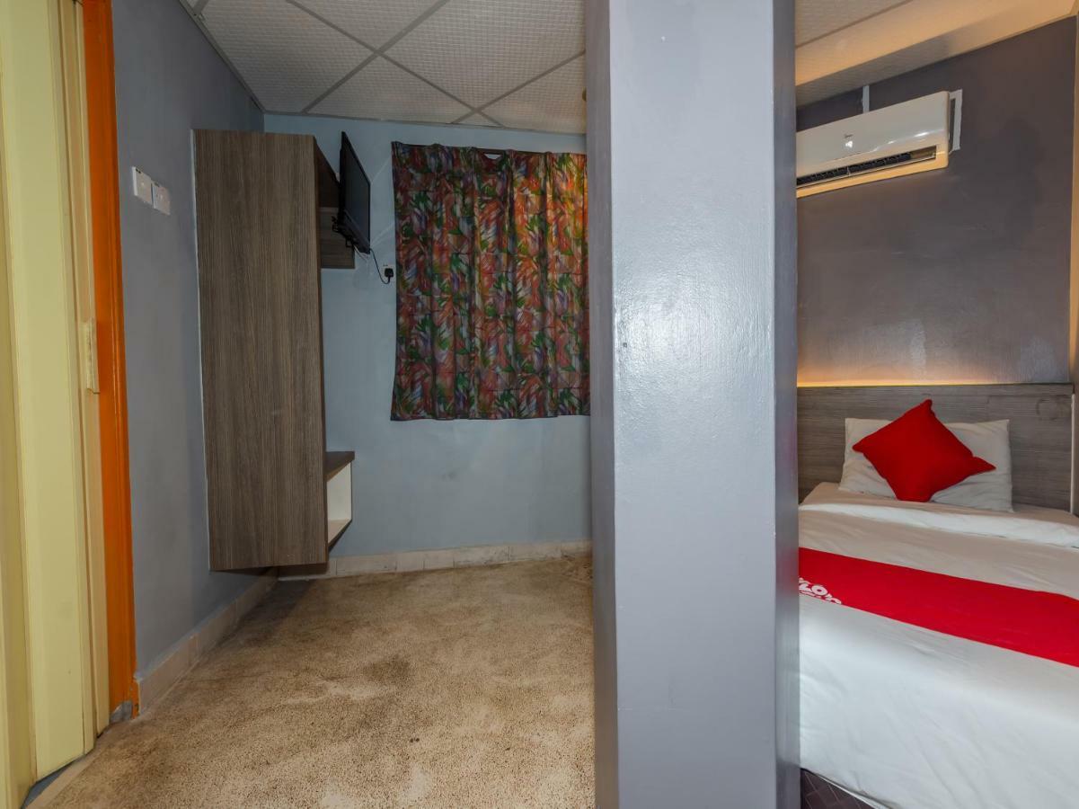 Oyo 1088 Yellow Mansion Banda Kaba Hotel Malacca 外观 照片
