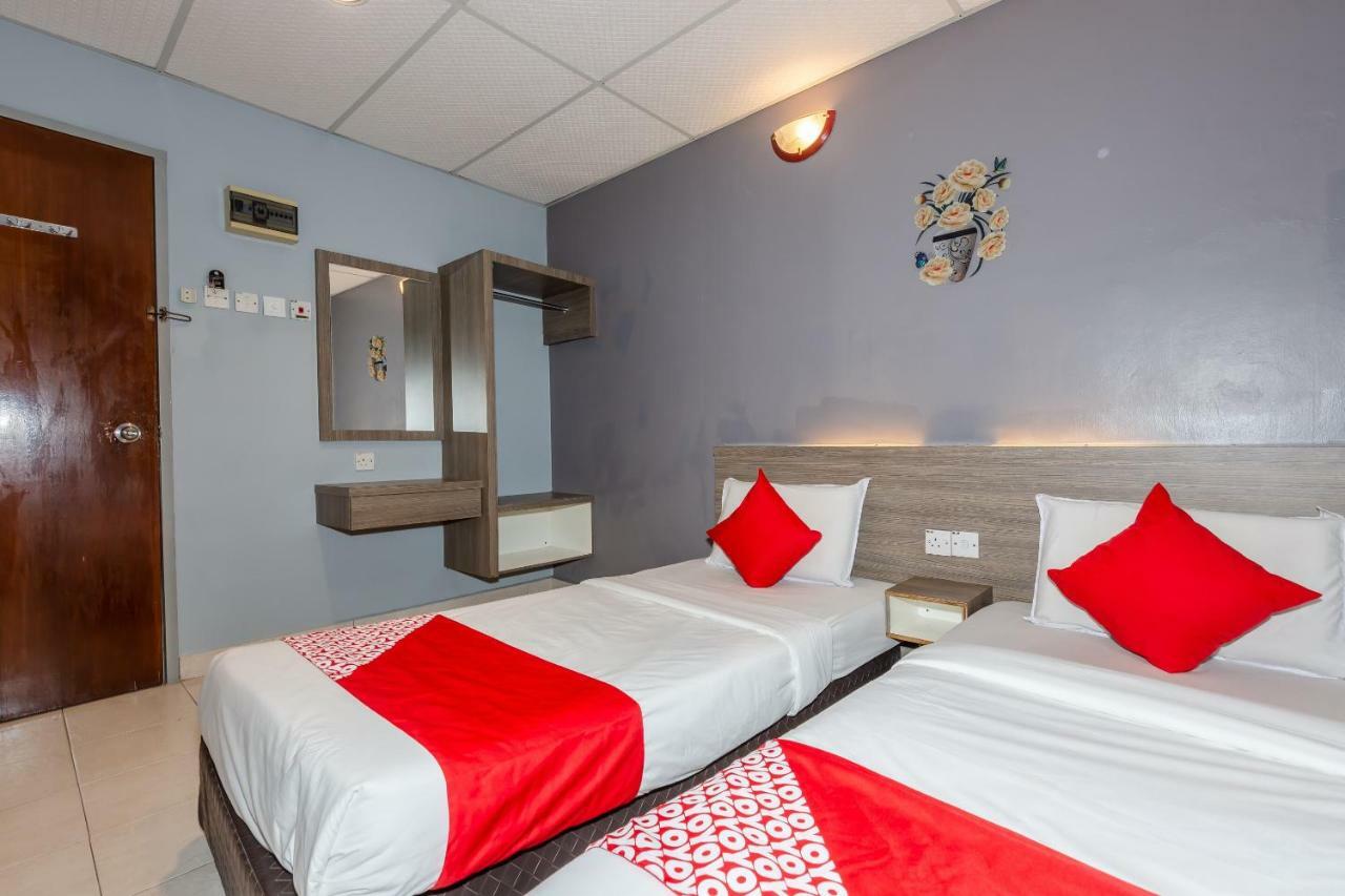 Oyo 1088 Yellow Mansion Banda Kaba Hotel Malacca 外观 照片